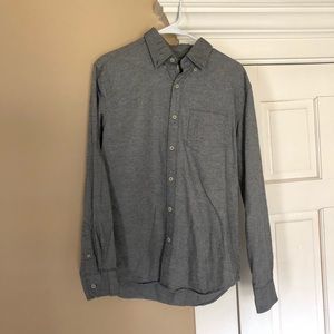 👀American Eagle Seriously Soft Button Down